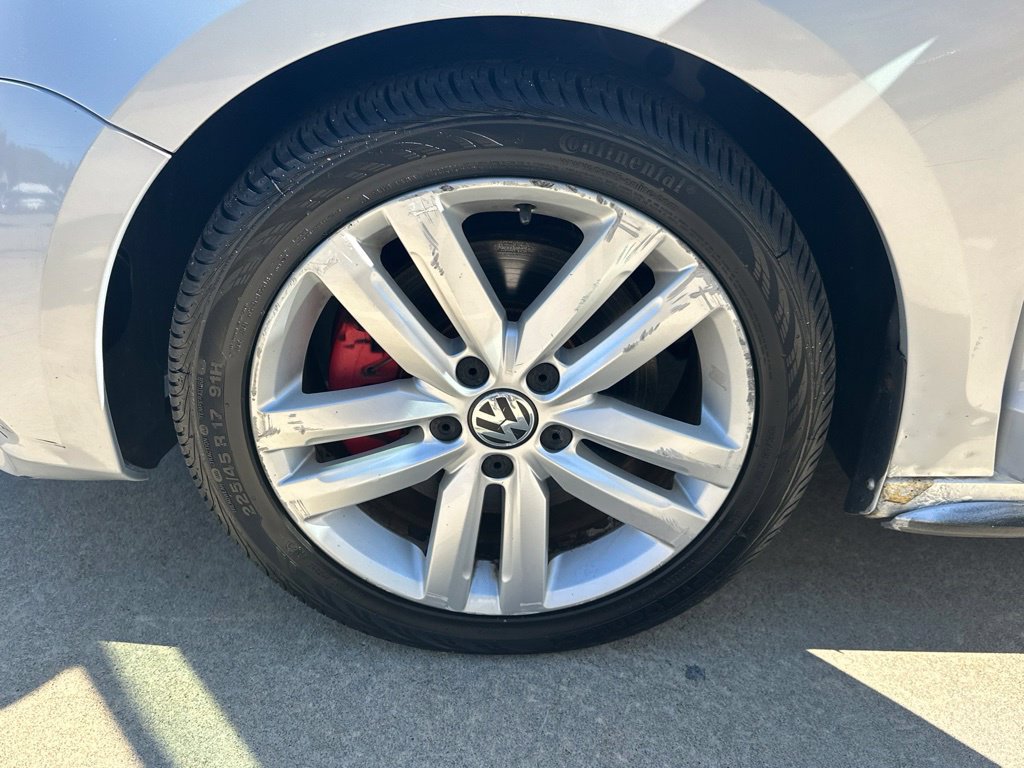 Used 2012 Volkswagen Jetta GLI FWD image 31