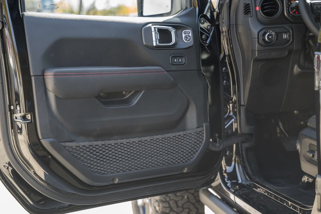 New 2025 Jeep Wrangler Unlimited Rubicon w/ Convenience Group AWD/4WD image 35