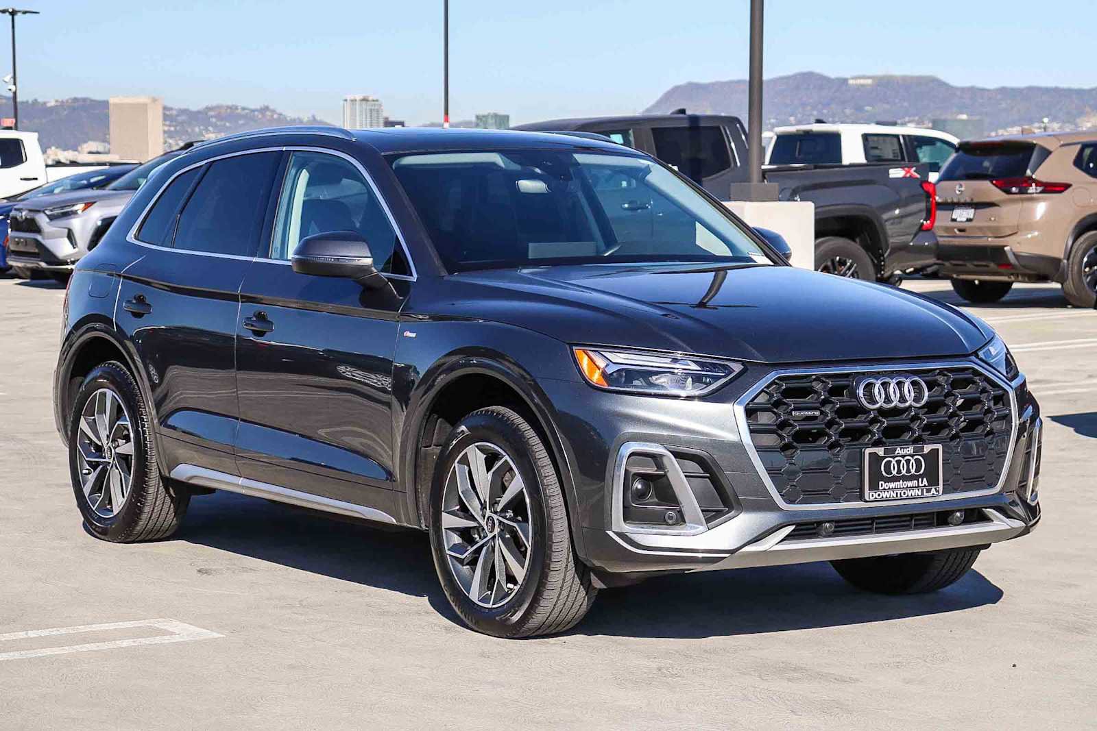 Used 2023 Audi Q5 2.0T Premium w/ Convenience Package image 3