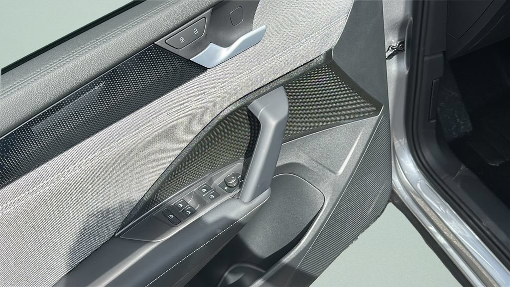 New 2026 Volkswagen Tiguan S FWD image 10