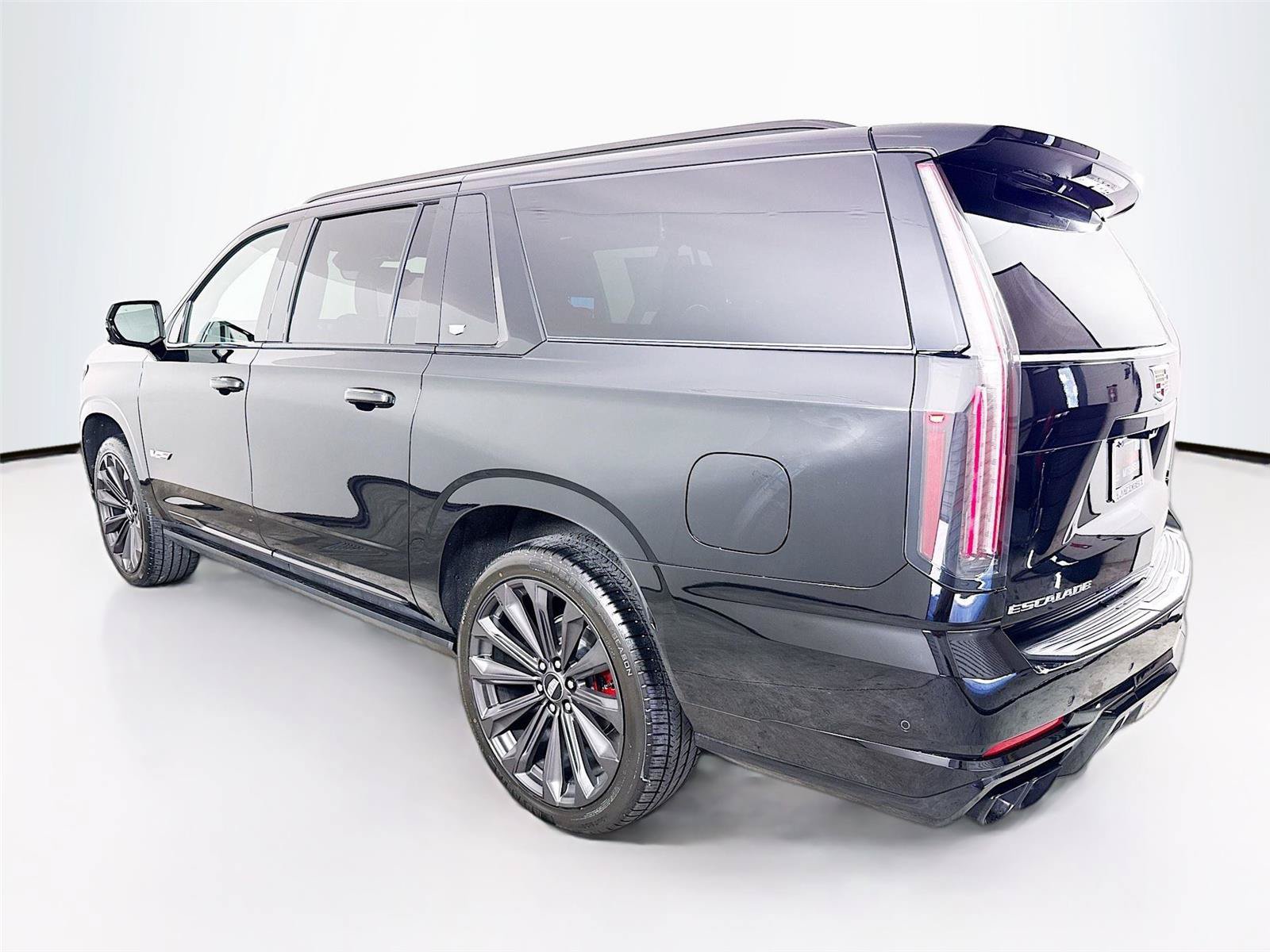 Used 2025 Cadillac Escalade ESV V AWD/4WD image 38
