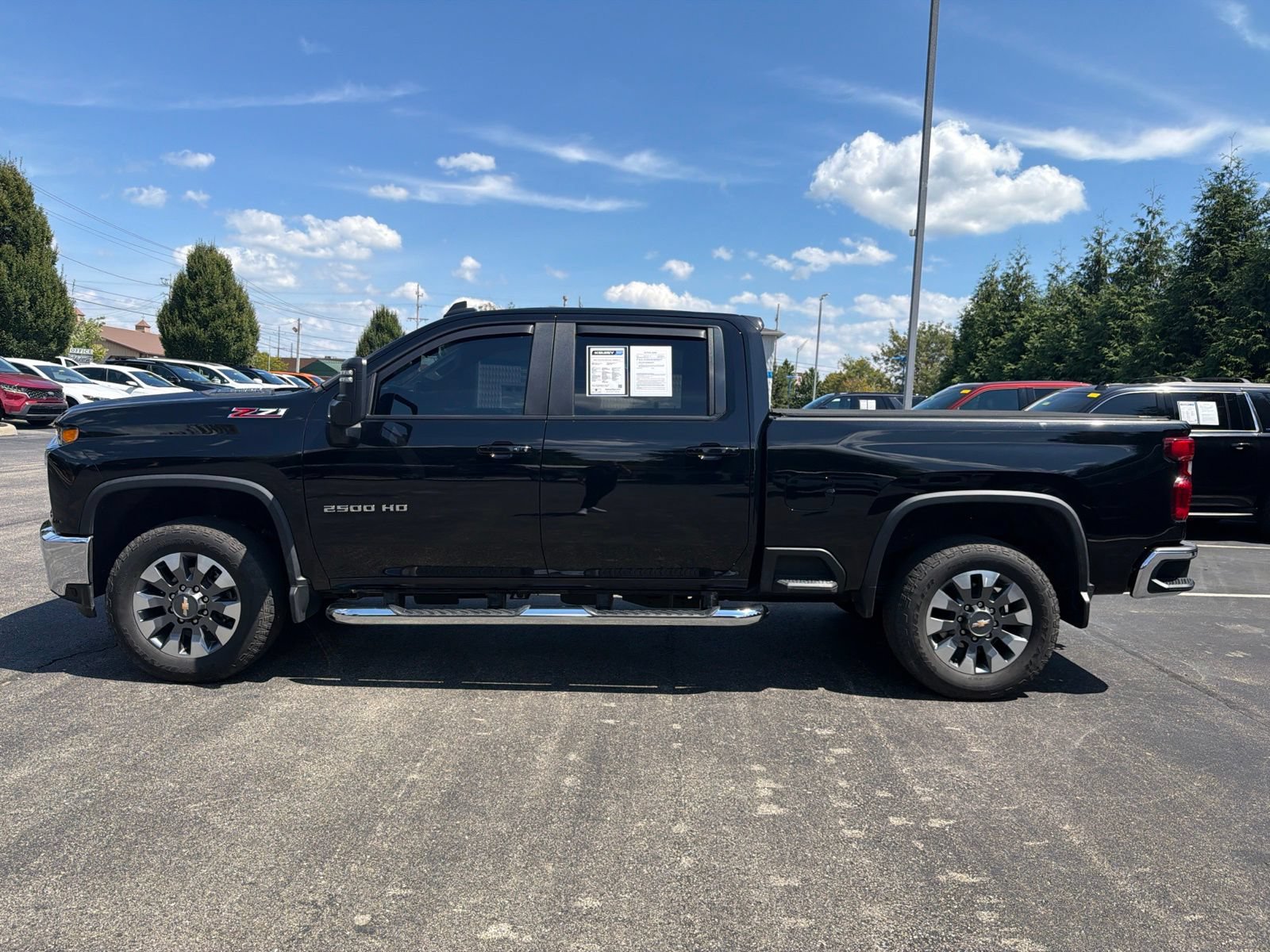 Used 2021 Chevrolet Silverado 2500 LT w/ Convenience Package AWD/4WD image 2