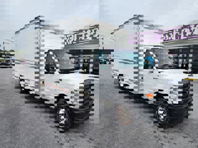 Used 2018 Ford E-350 and Econoline 350 Super Duty image 31