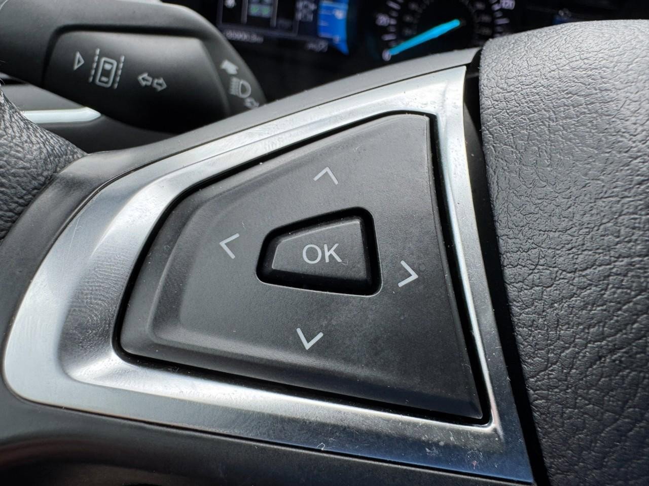 Used 2023 Ford Edge Titanium image 16