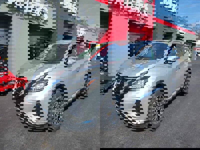 Used 2023 Nissan Murano S image 2