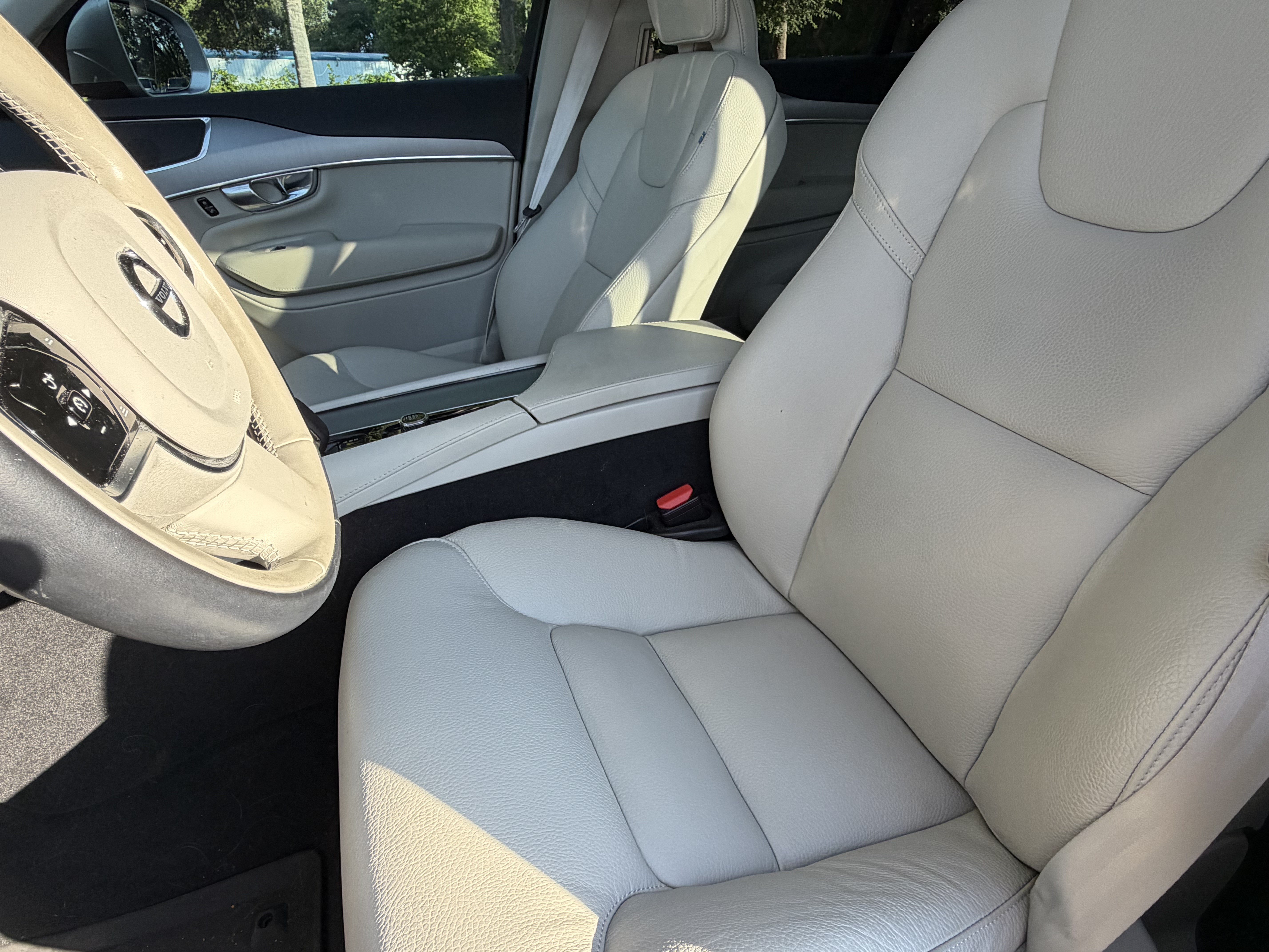 Used 2024 Volvo XC90 B5 Core w/ Climate Package AWD/4WD image 16
