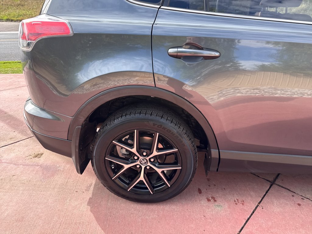 Used 2017 Toyota RAV4 SE FWD image 32