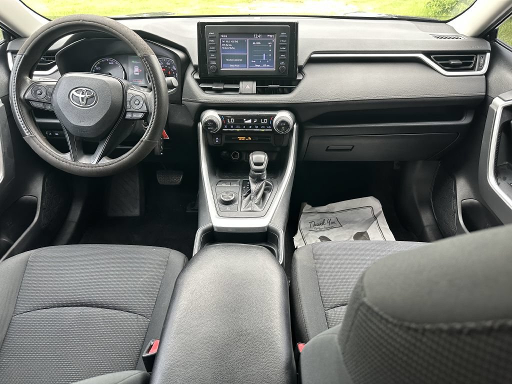Used 2019 Toyota RAV4 LE AWD/4WD image 8