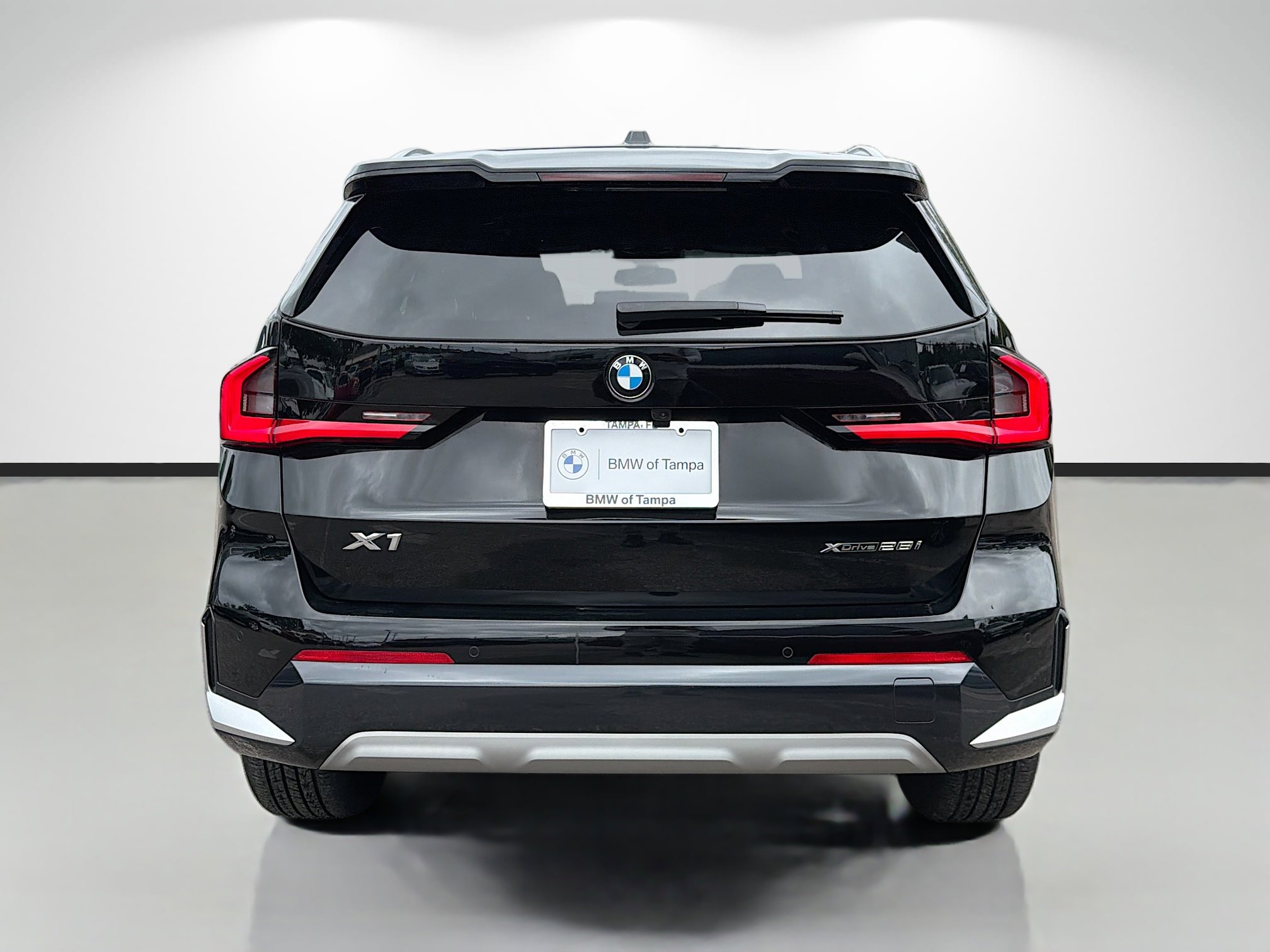 Used 2023 BMW X1 xDrive28i w/ Convenience Package AWD/4WD image 4