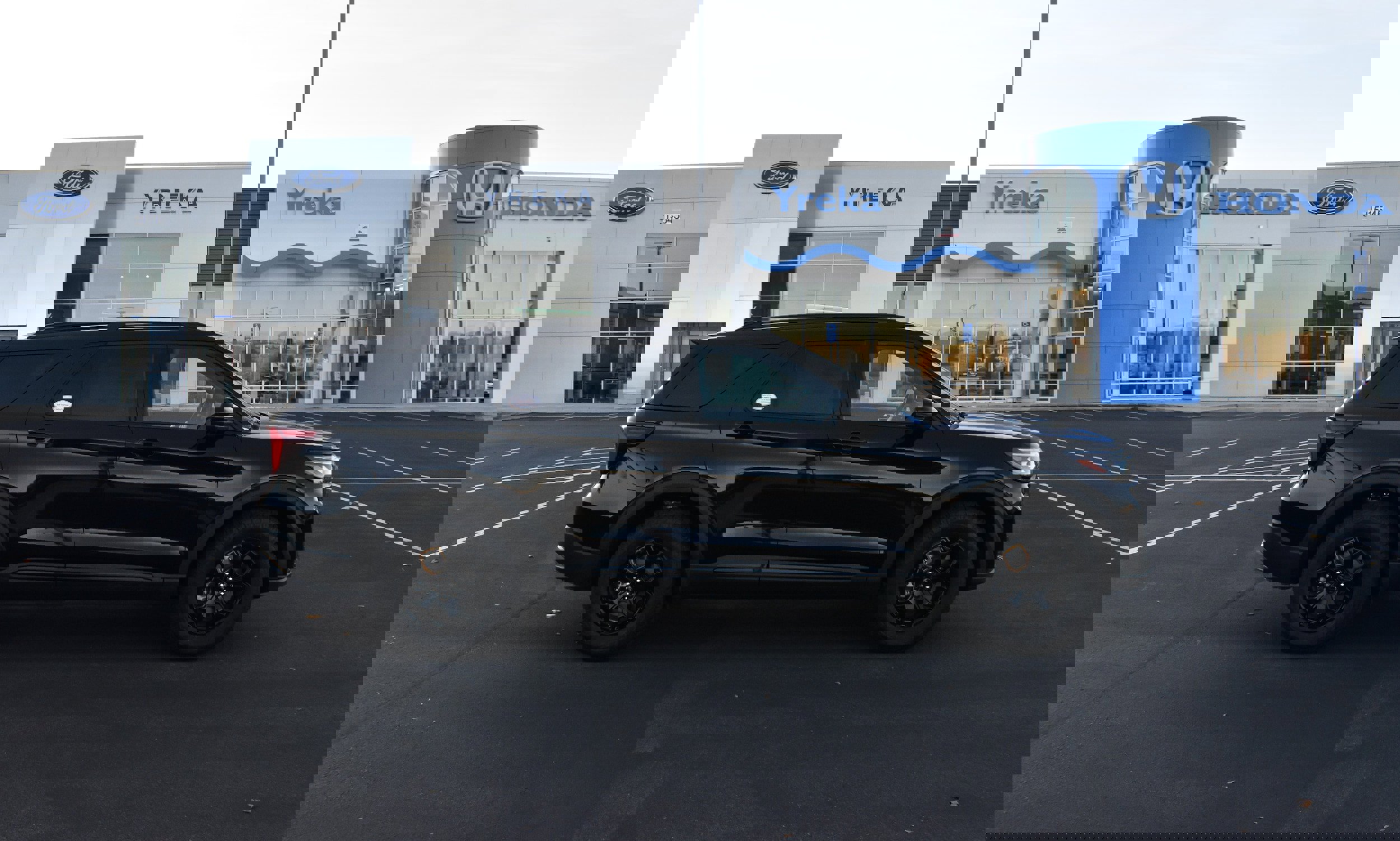 New 2026 Ford Explorer Tremor w/ Tremor Convenience Package image 1