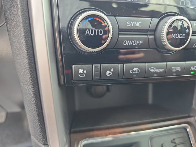 Certified 2022 Subaru Ascent Touring AWD/4WD image 20