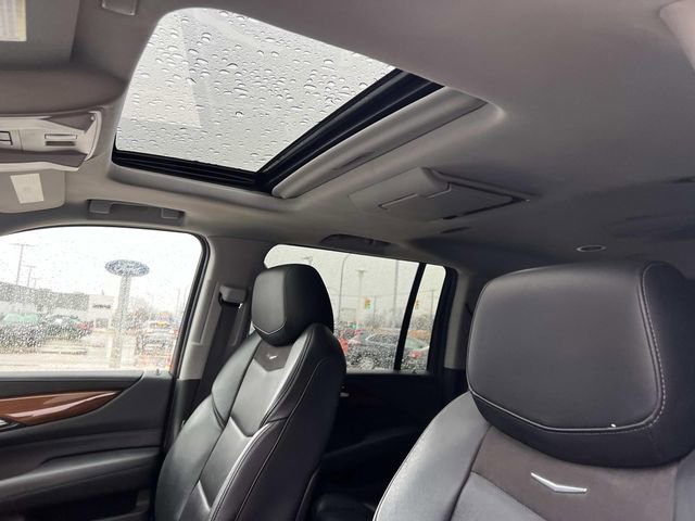 Used 2018 Cadillac Escalade ESV Premium Luxury image 23