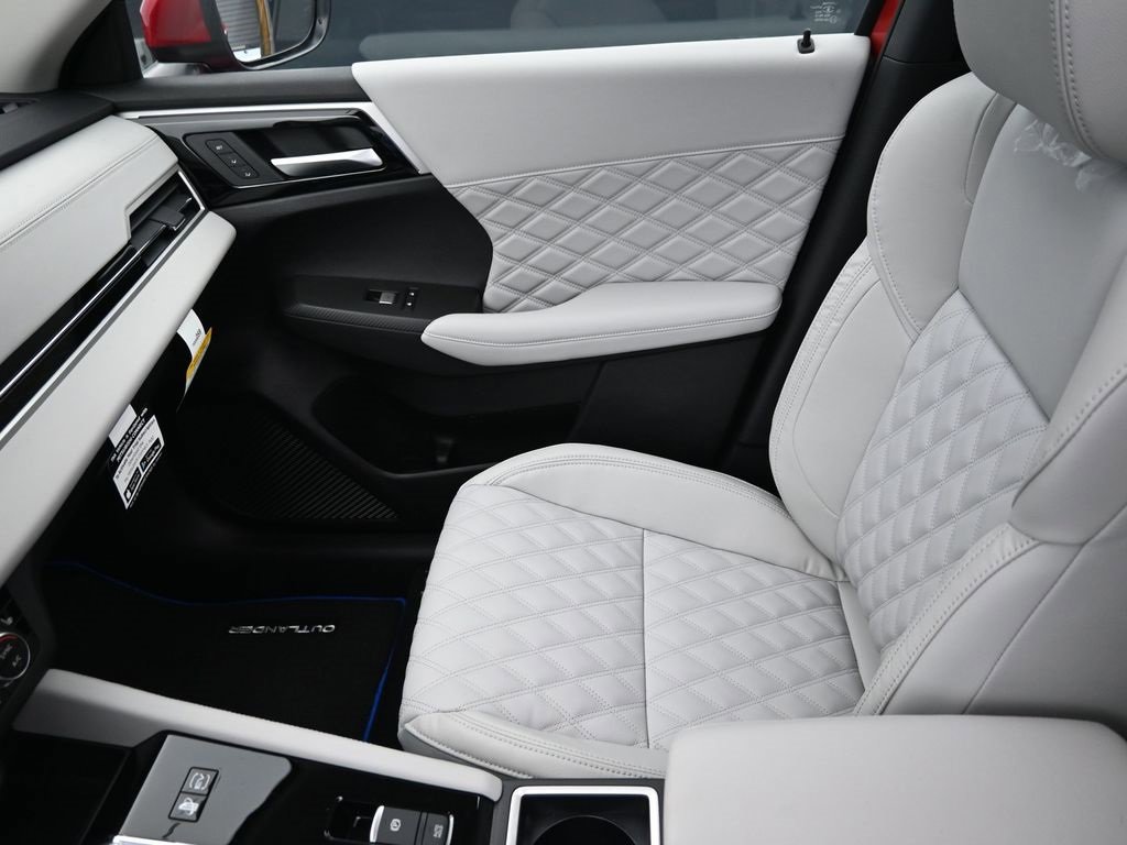 New 2025 Mitsubishi Outlander SEL image 20