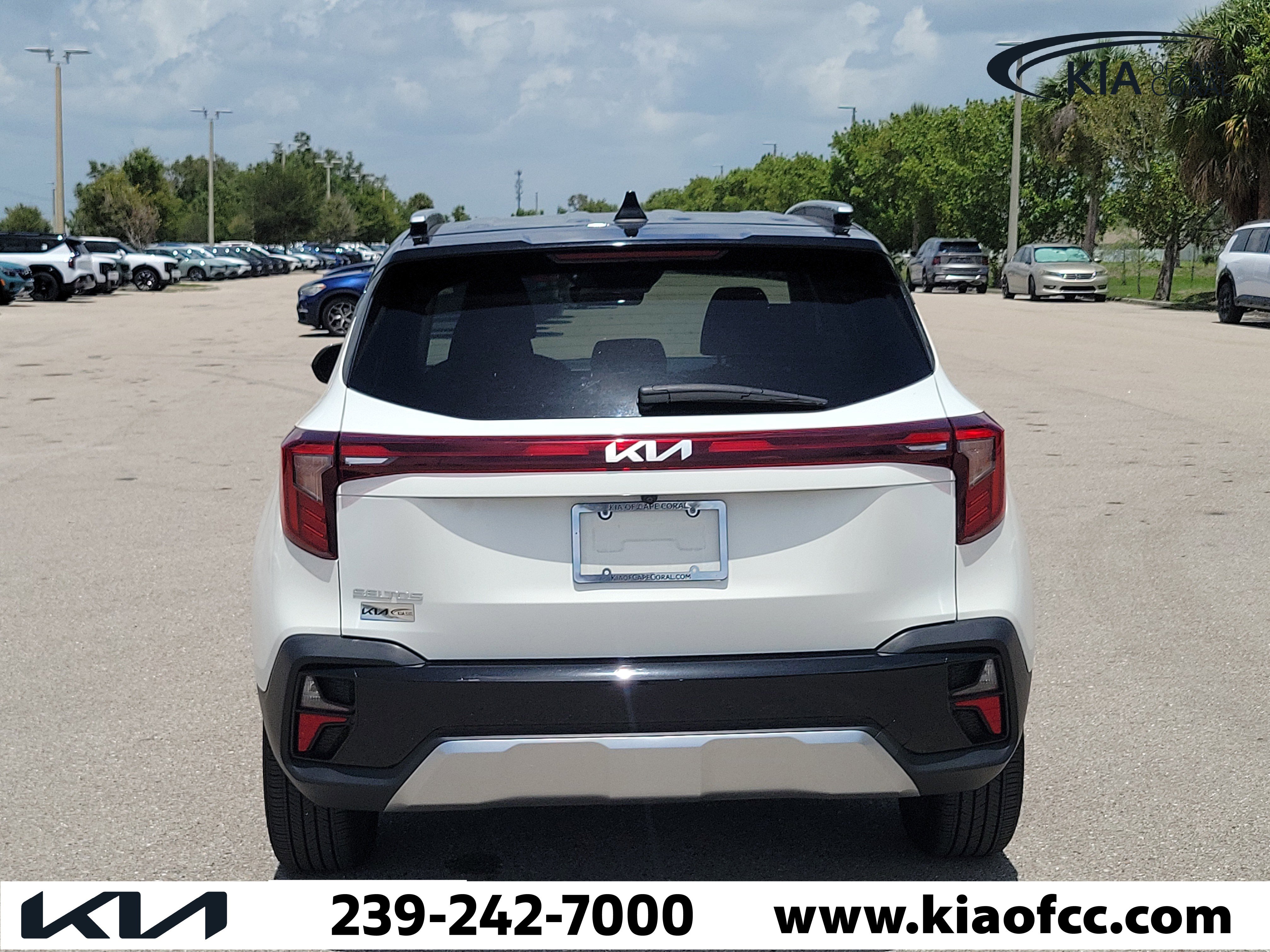 Certified 2025 Kia Seltos S FWD image 5