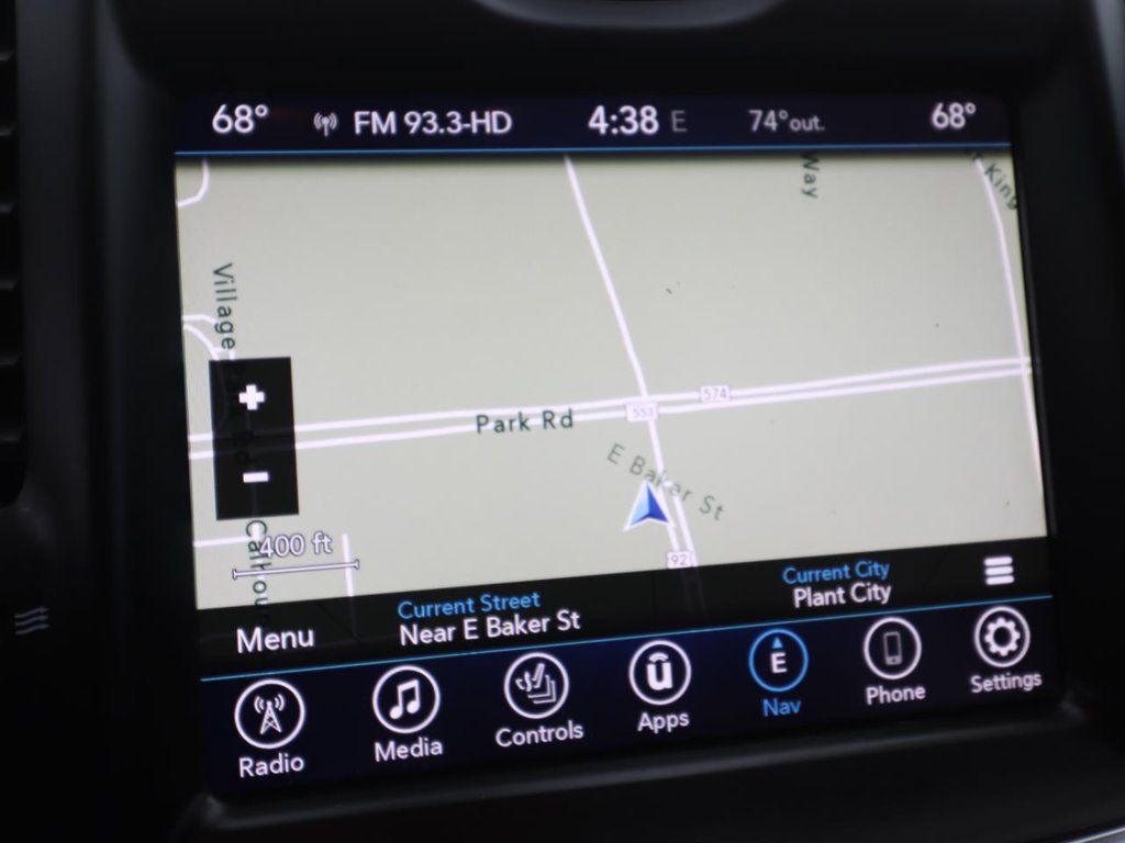 Used 2017 Chrysler 300 C RWD image 21