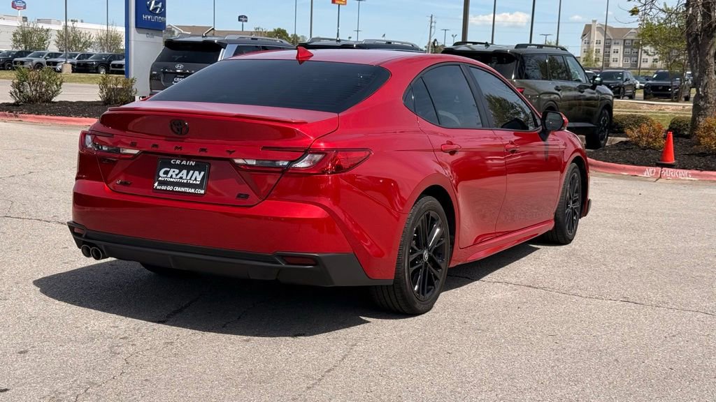 Used 2025 Toyota Camry SE image 7
