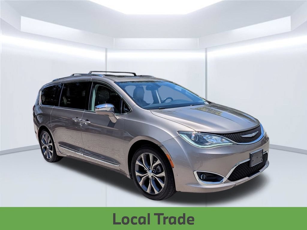 Used 2017 Chrysler Pacifica Limited FWD image 9