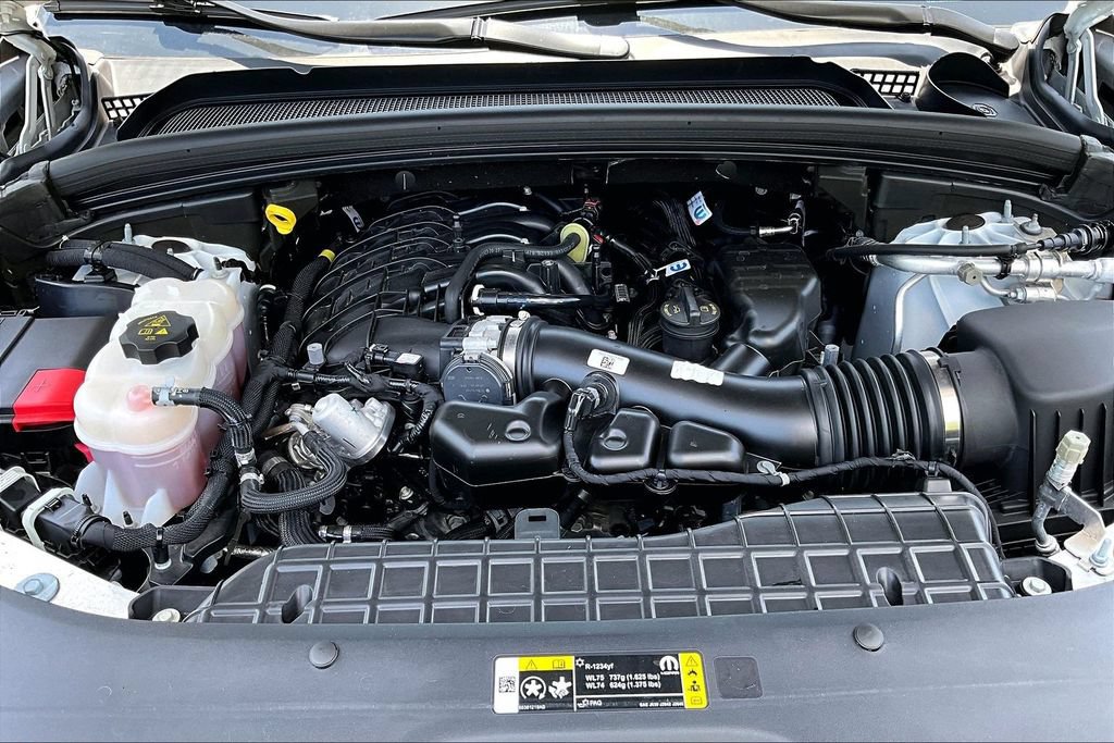 Used 2023 Jeep Grand Cherokee L Laredo RWD image 23