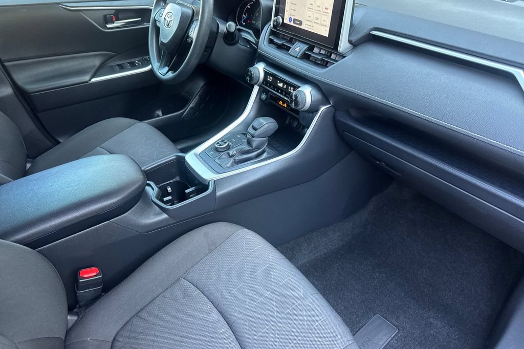 Certified 2025 Toyota RAV4 XLE AWD/4WD image 15