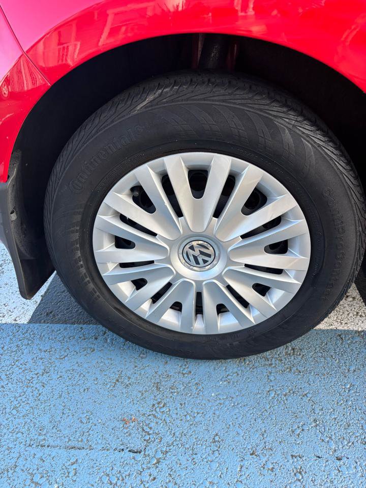 Used 2014 Volkswagen Golf 4-Door FWD image 19
