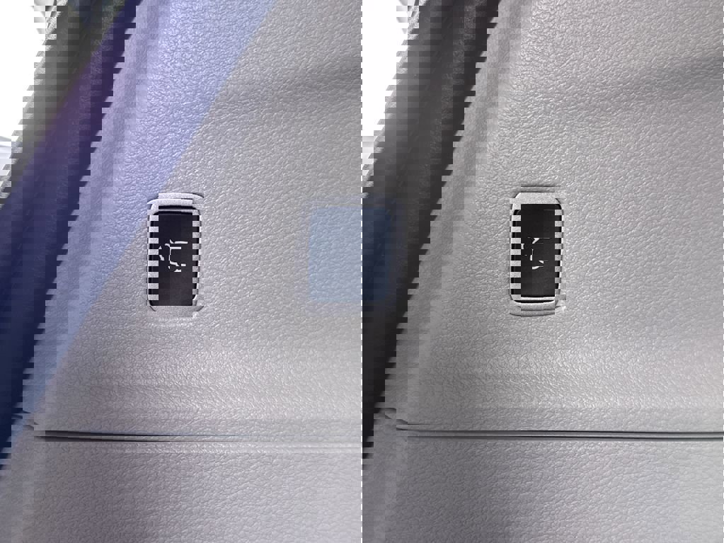 Used 2023 Chrysler Pacifica Limited image 24