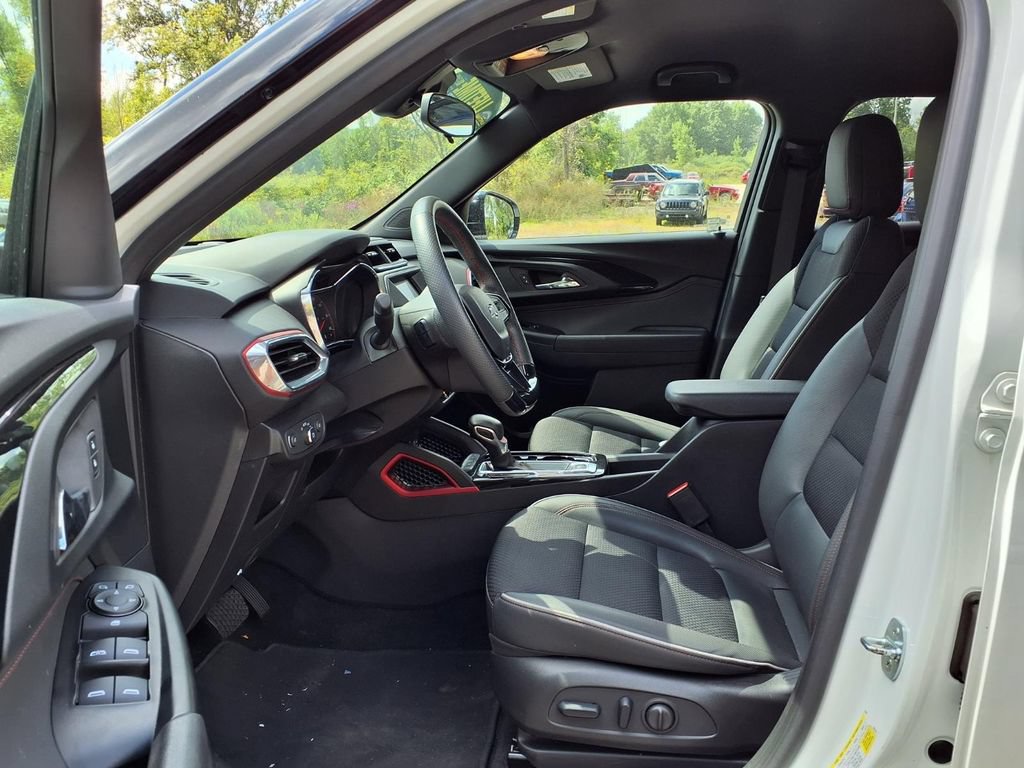 Used 2023 Chevrolet TrailBlazer RS AWD/4WD image 19