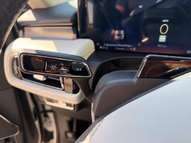 New 2026 Lincoln Aviator AWD w/ Jet Appearance Package image 27