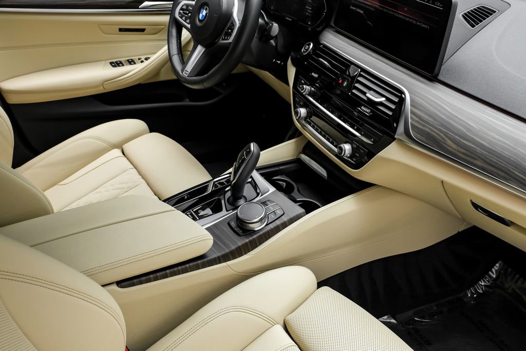 Used 2023 BMW 540i xDrive w/ M Sport Package AWD/4WD image 24