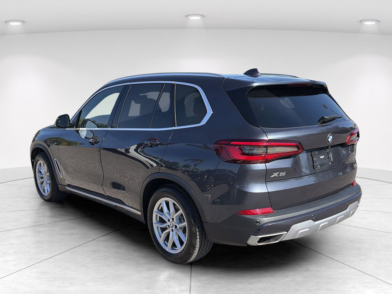Used 2019 BMW X5 xDrive40i w/ Convenience Package AWD/4WD image 6