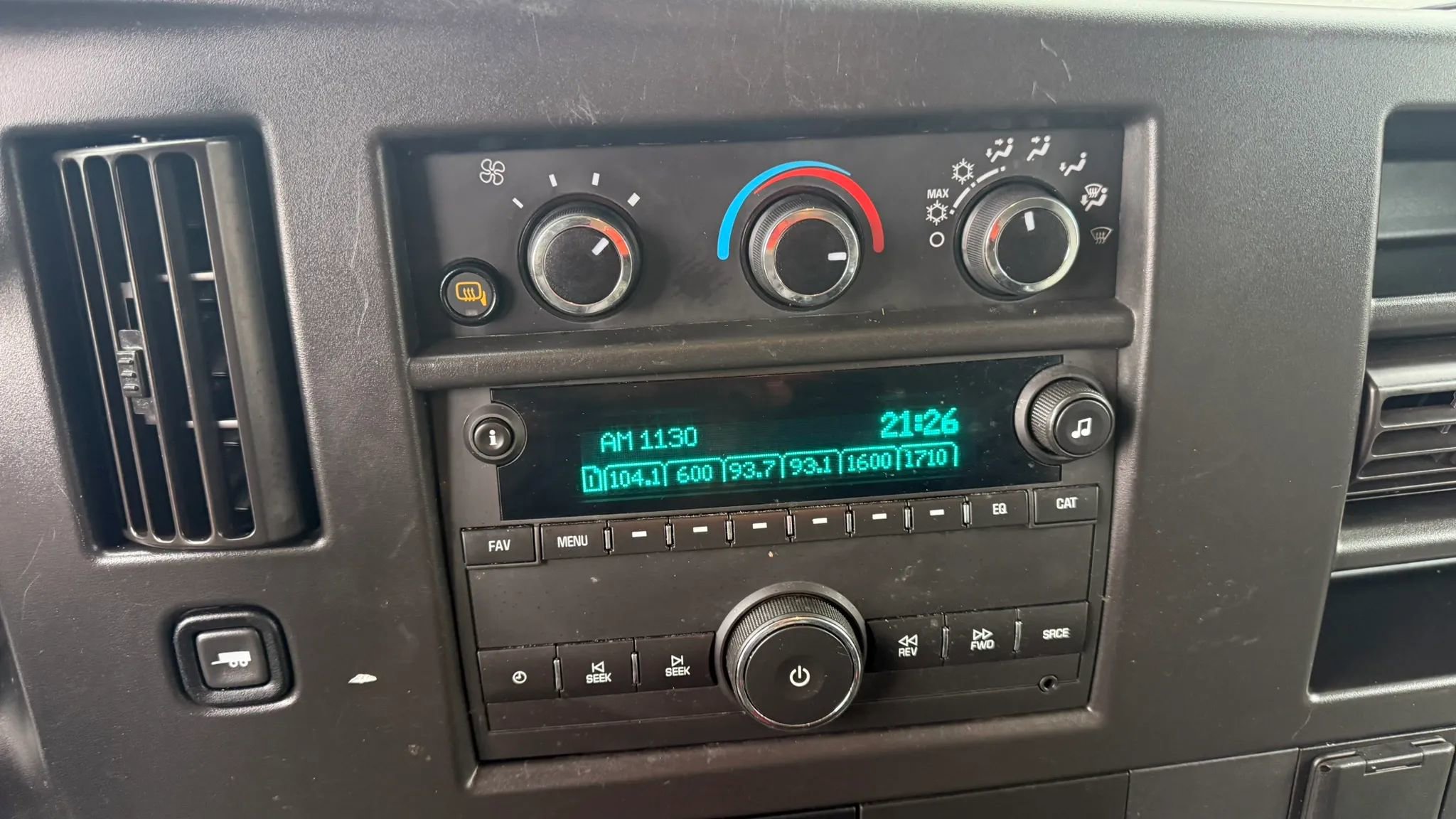 Used 2021 Chevrolet Express 2500 image 20