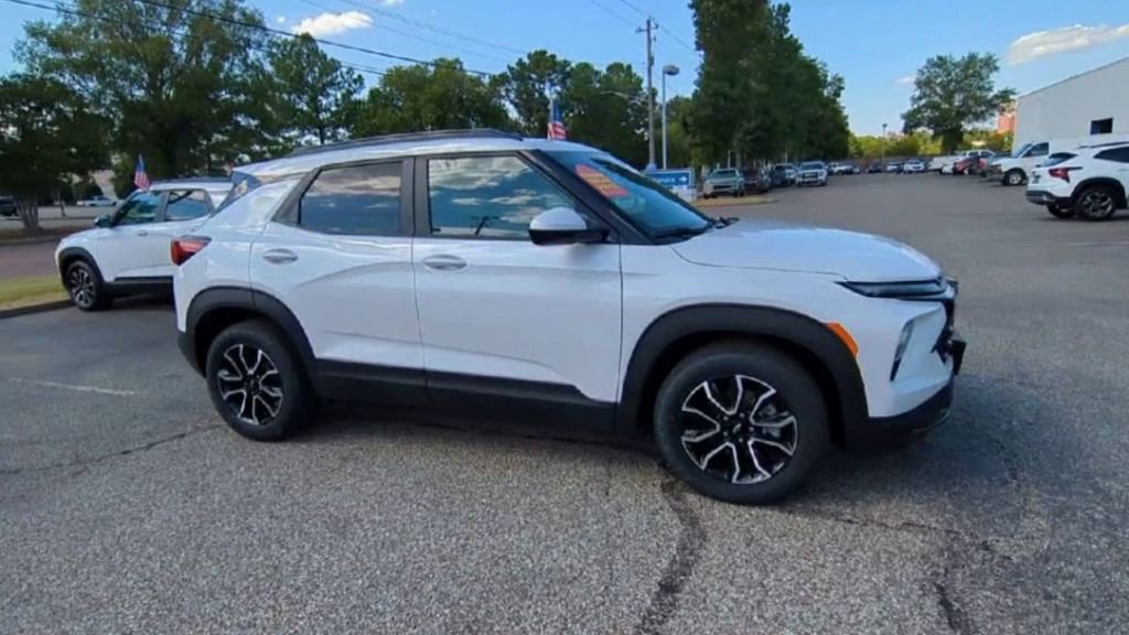 New 2025 Chevrolet TrailBlazer ACTIV w/ Convenience Package image 2