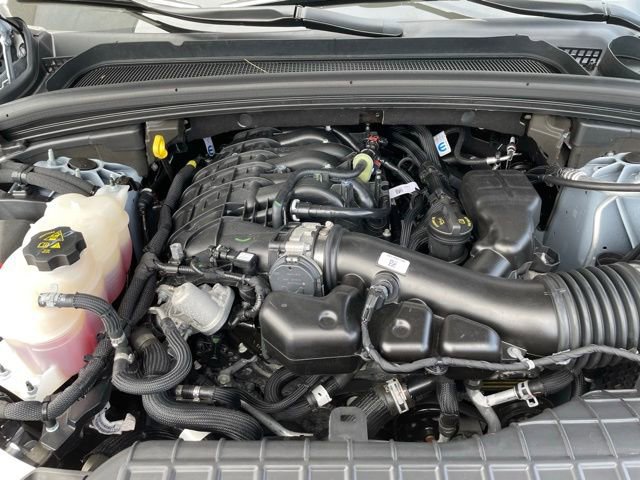 Used 2025 Jeep Grand Cherokee L Laredo AWD/4WD image 25