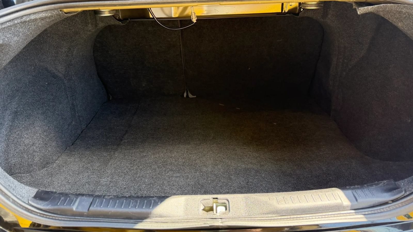 Used 2011 Nissan Sentra 2.0 SR w/ Convenience Pkg FWD image 19