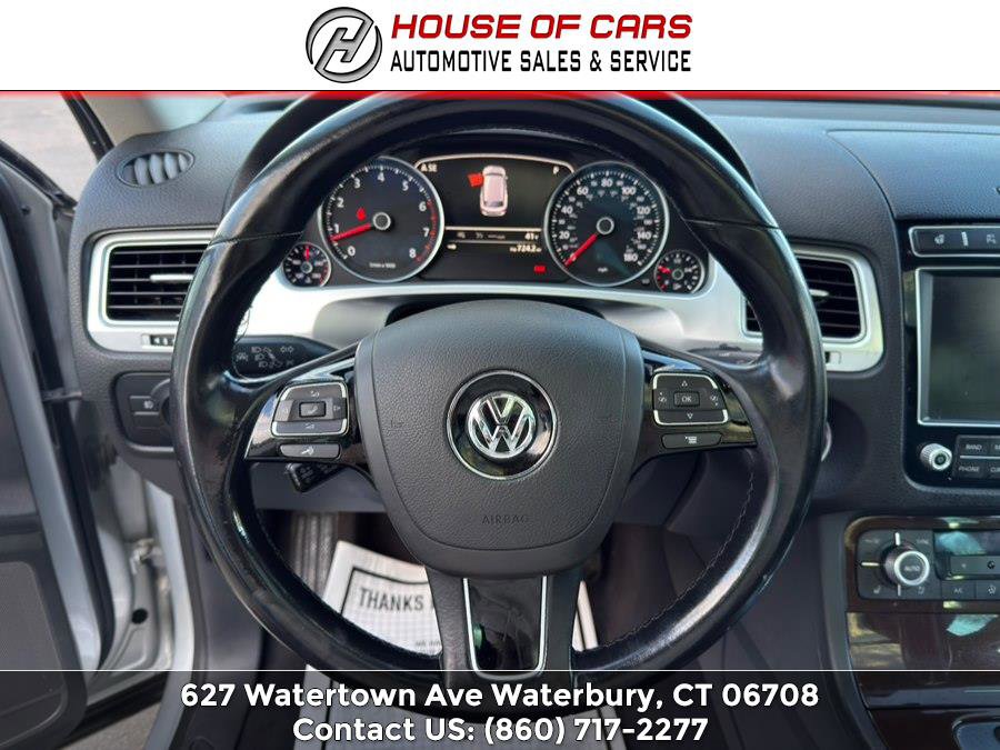 Used 2016 Volkswagen Touareg Sport AWD/4WD image 27