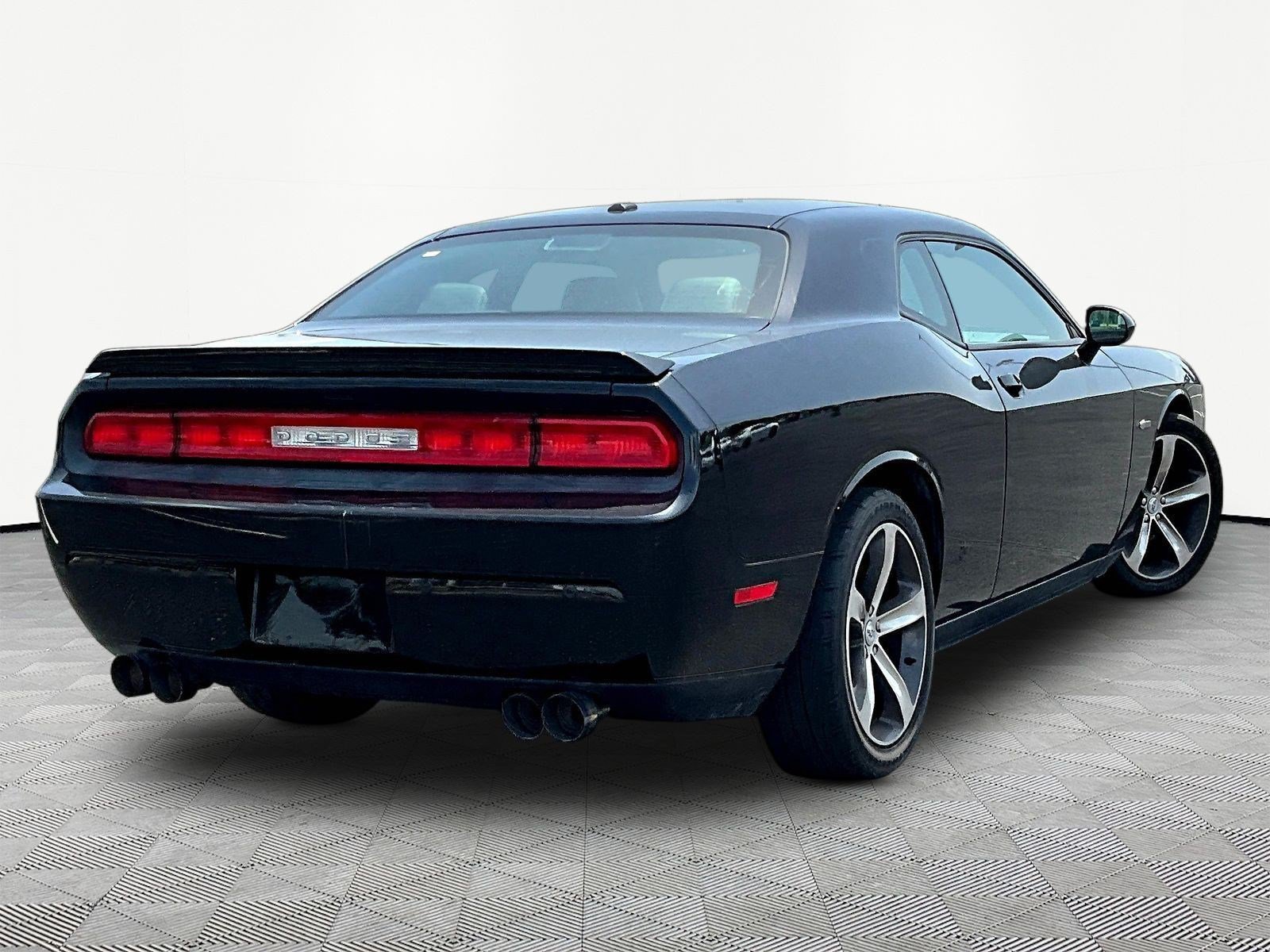 Used 2014 Dodge Challenger R/T RWD image 6