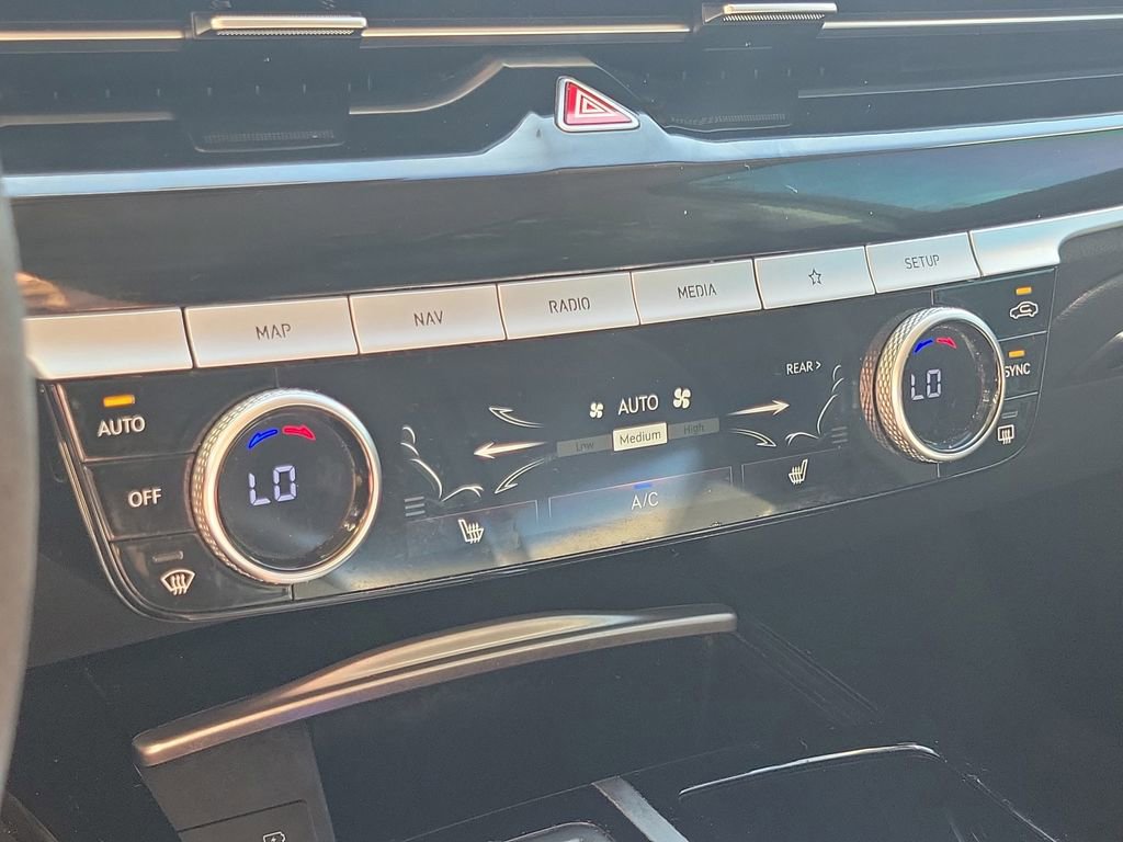 Used 2021 Genesis G80 2.5T image 35