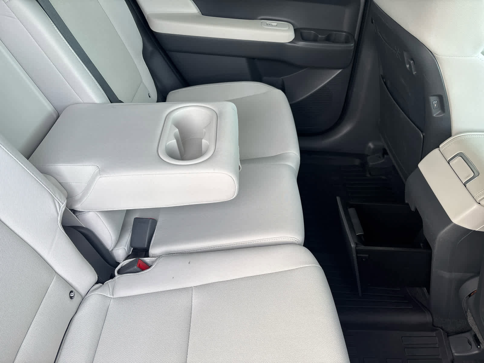 Used 2025 Hyundai Santa Fe SE image 38