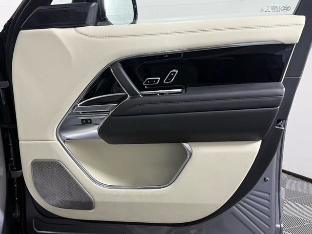 Used 2024 Land Rover Range Rover Autobiography AWD/4WD image 20