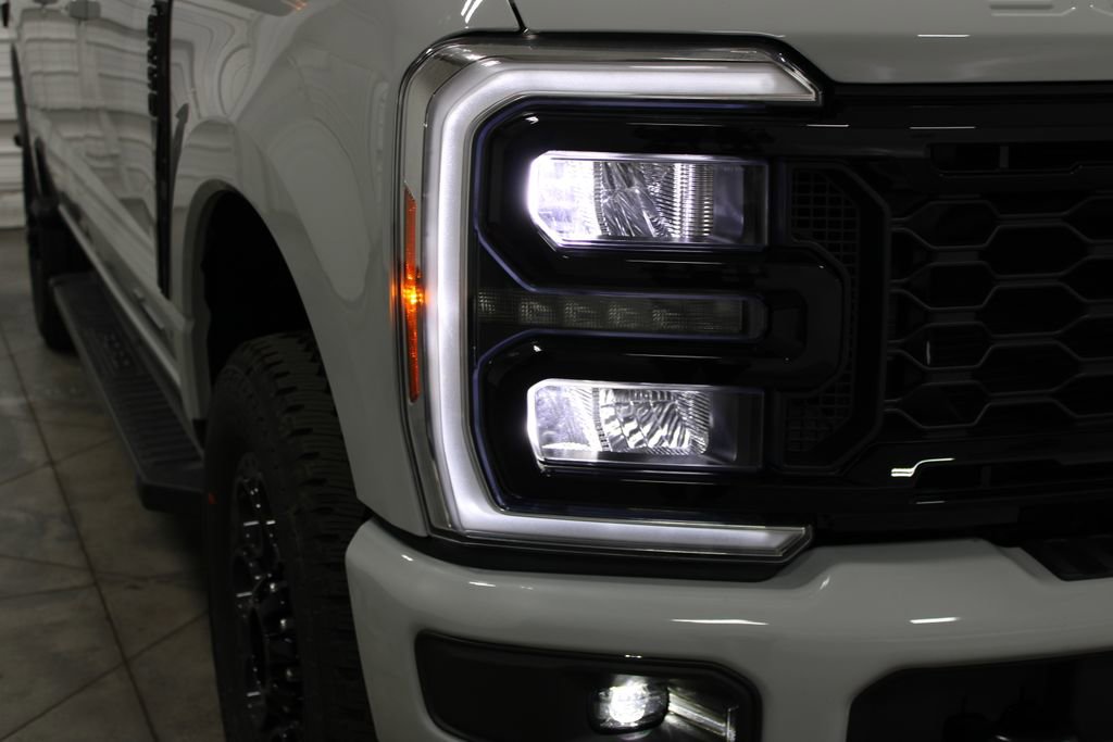 New 2026 Ford F250 Lariat w/ Black Appearance Package image 11