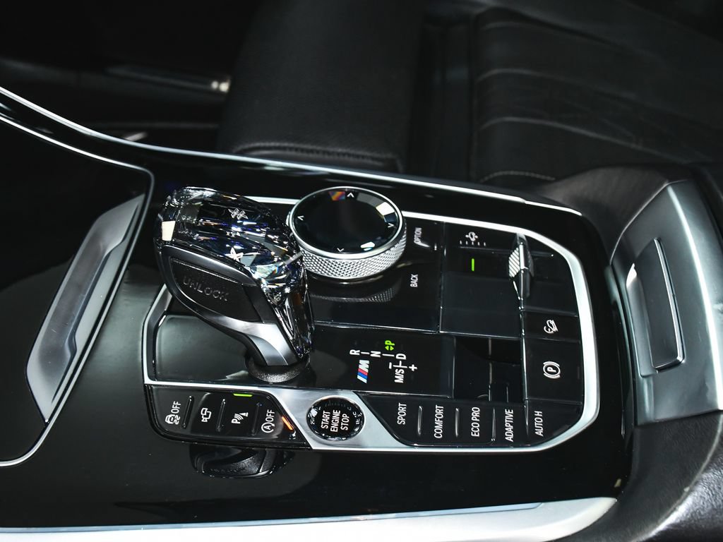 Used 2021 BMW X7 M50i w/ Dynamic Handling Package AWD/4WD image 51