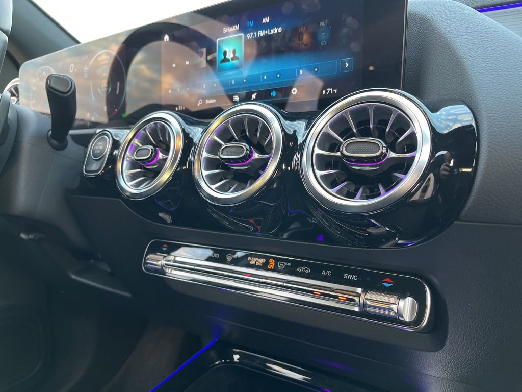 Used 2023 Mercedes-Benz GLA 250 4MATIC image 30