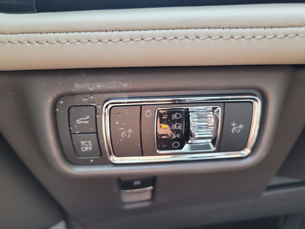 Used 2022 Lincoln Nautilus FWD w/ Premium Package image 27