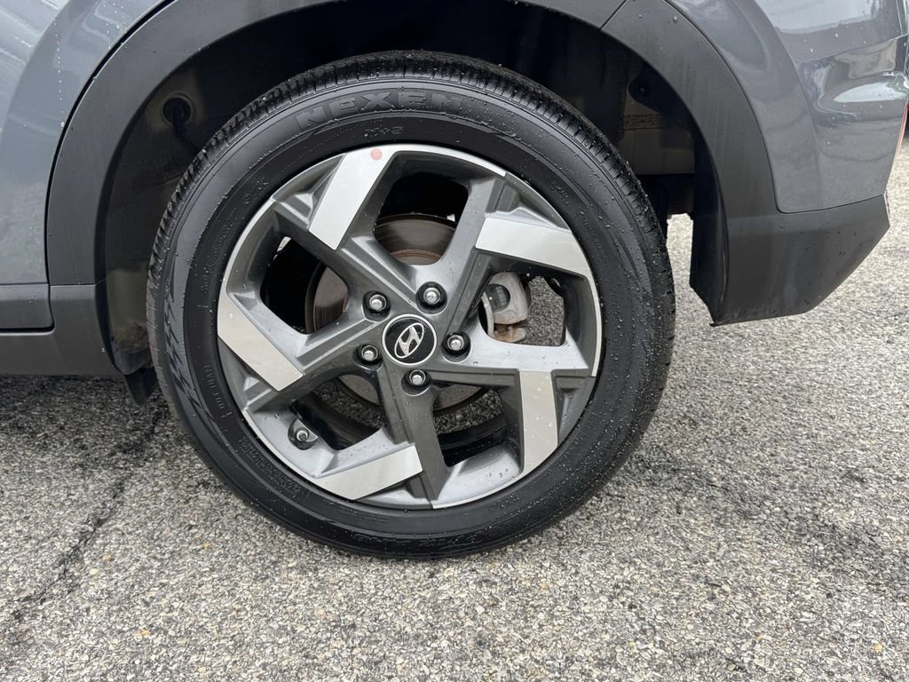 Certified 2026 Hyundai Venue SEL FWD image 9