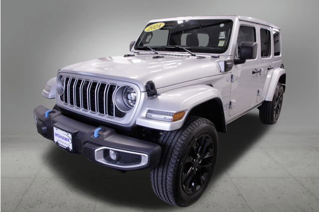 Used 2024 Jeep Wrangler Unlimited Sahara w/ Technology Group image 1
