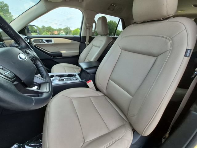 Used 2020 Ford Explorer XLT w/ Equipment Group 202A AWD/4WD image 21
