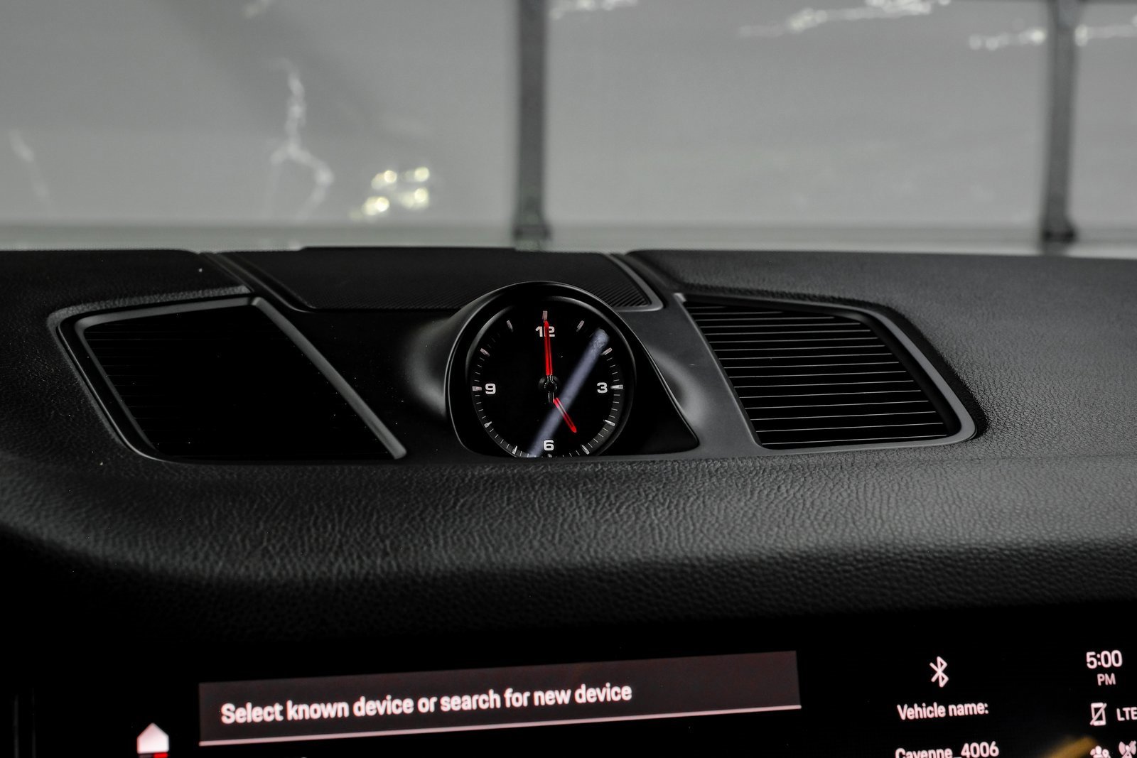 Used 2023 Porsche Cayenne Coupe image 38