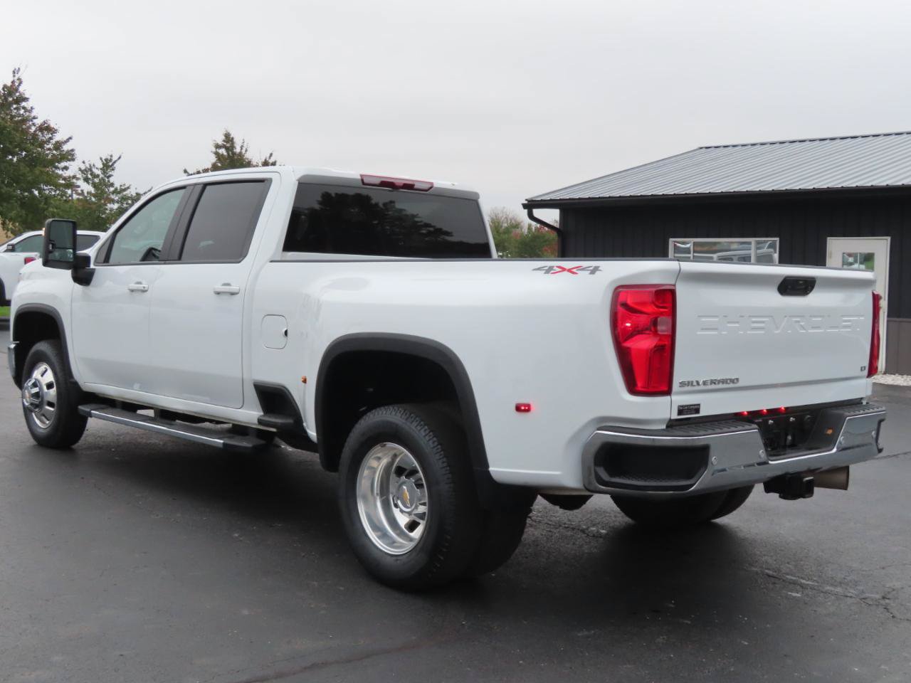 Used 2025 Chevrolet Silverado 3500 LT w/ Safety Package AWD/4WD image 4
