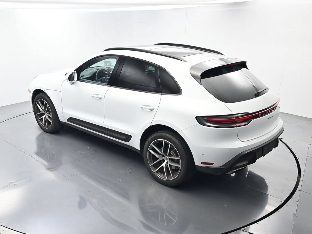 Certified 2023 Porsche Macan AWD/4WD image 31
