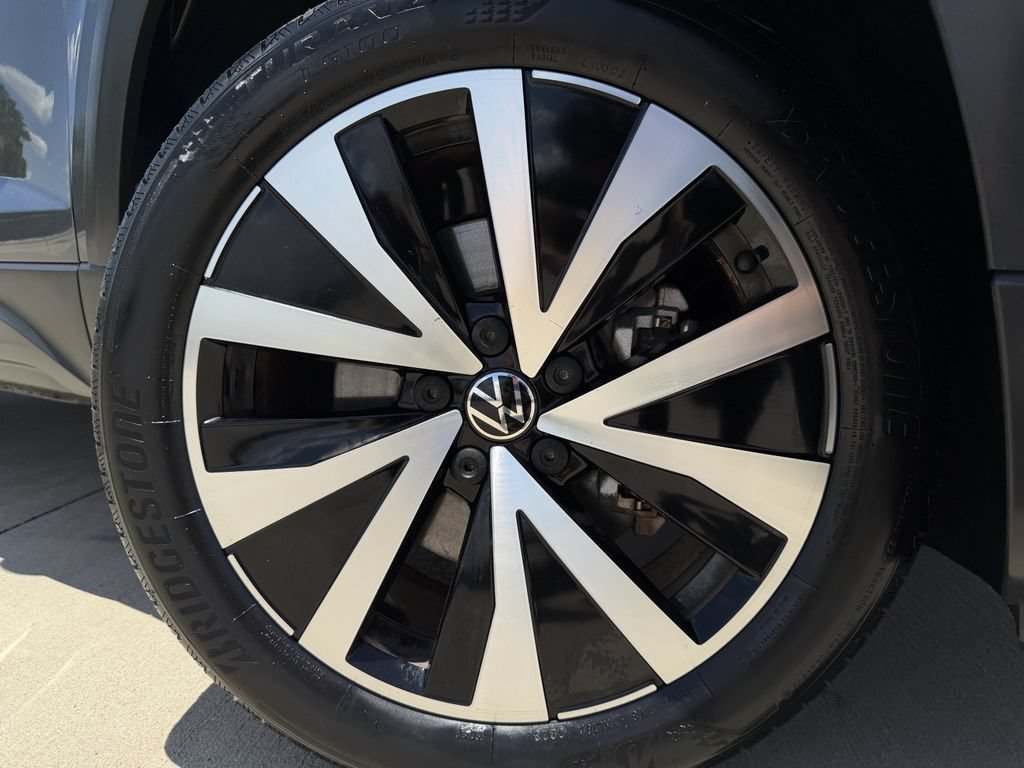 Used 2022 Volkswagen Taos SE w/ IQ.Drive SE Package FWD image 9
