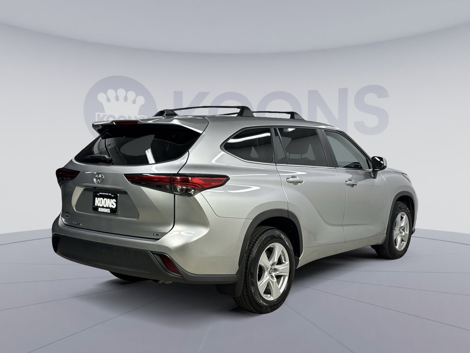 Used 2023 Toyota Highlander LE FWD image 12